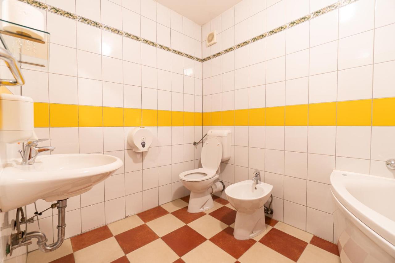 Hotel & Restaurant Babic Vranovaca エクステリア 写真