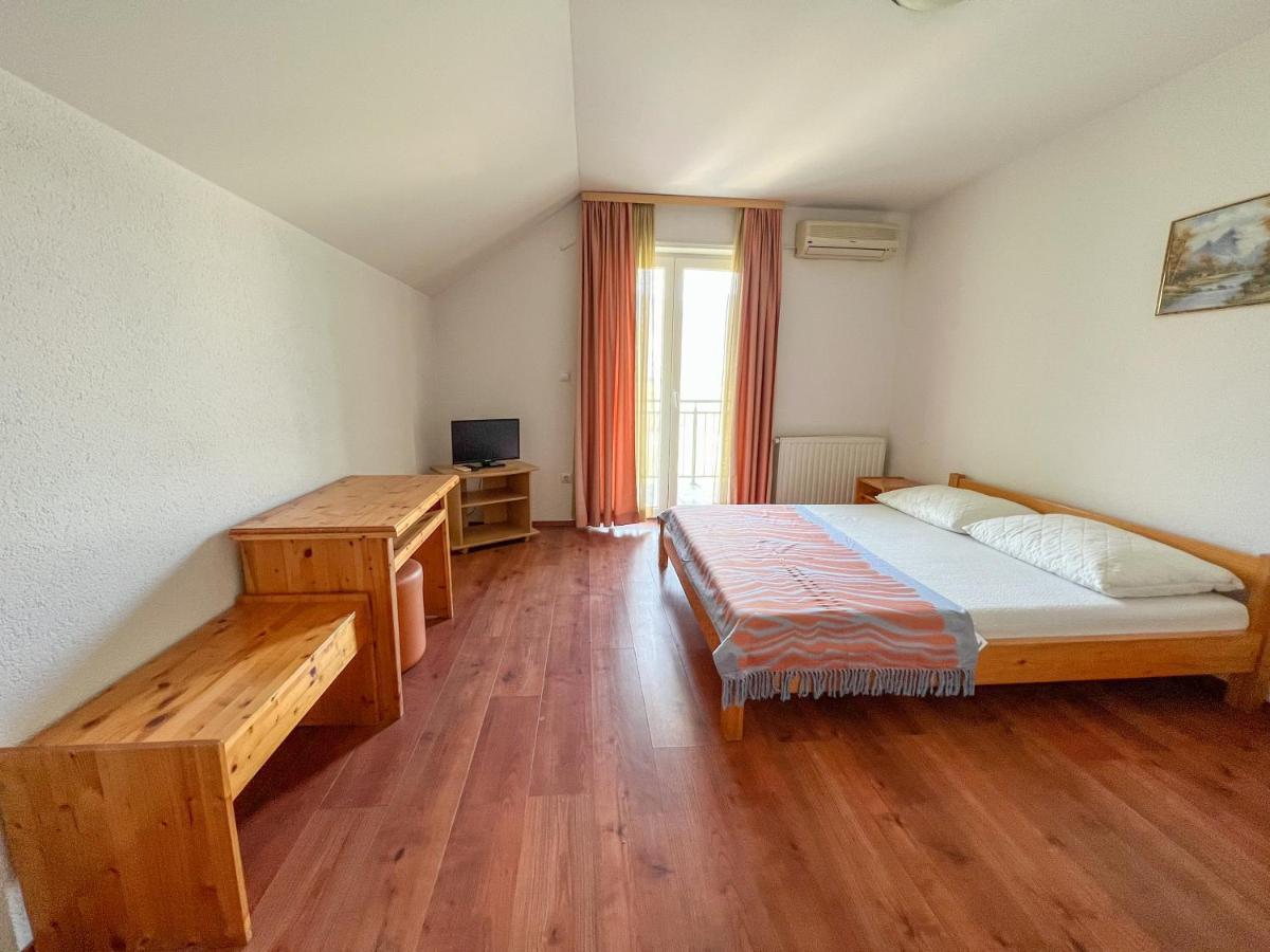 Hotel & Restaurant Babic Vranovaca エクステリア 写真