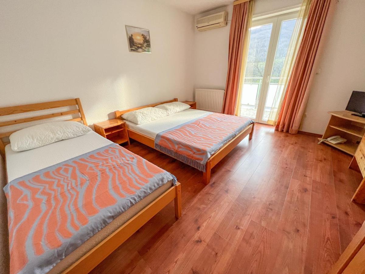 Hotel & Restaurant Babic Vranovaca エクステリア 写真