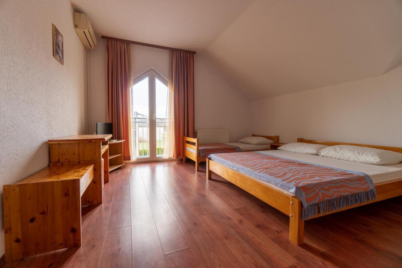 Hotel & Restaurant Babic Vranovaca エクステリア 写真