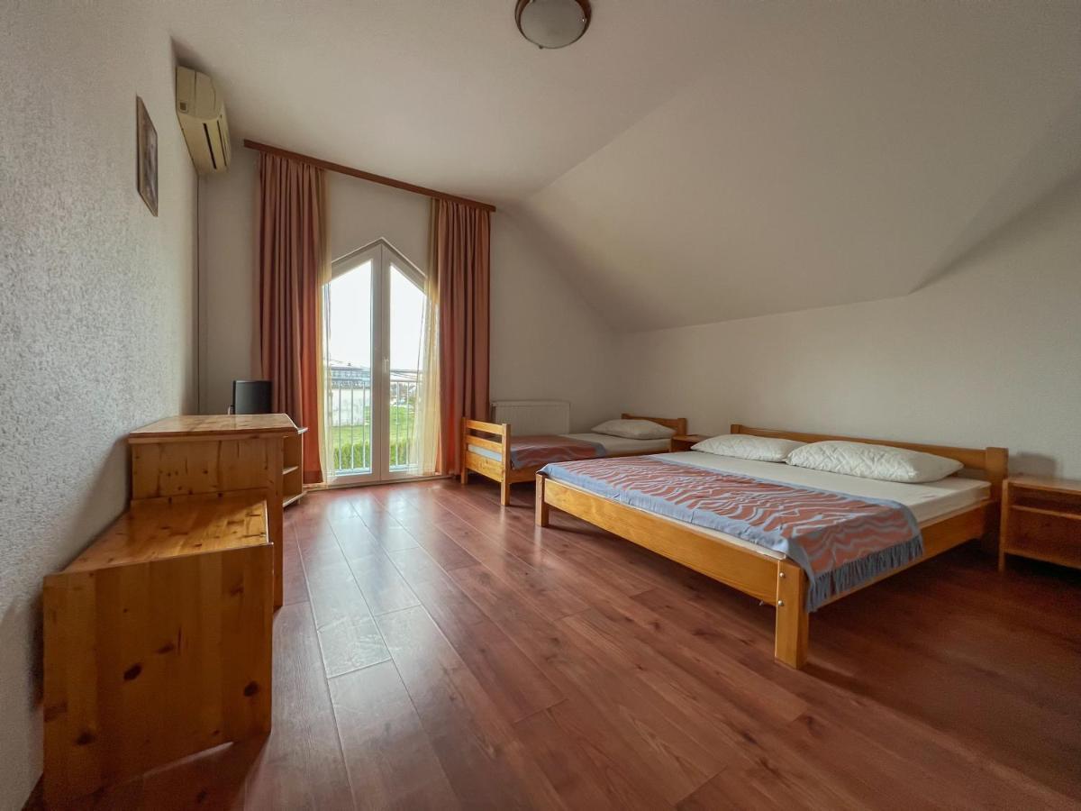 Hotel & Restaurant Babic Vranovaca エクステリア 写真