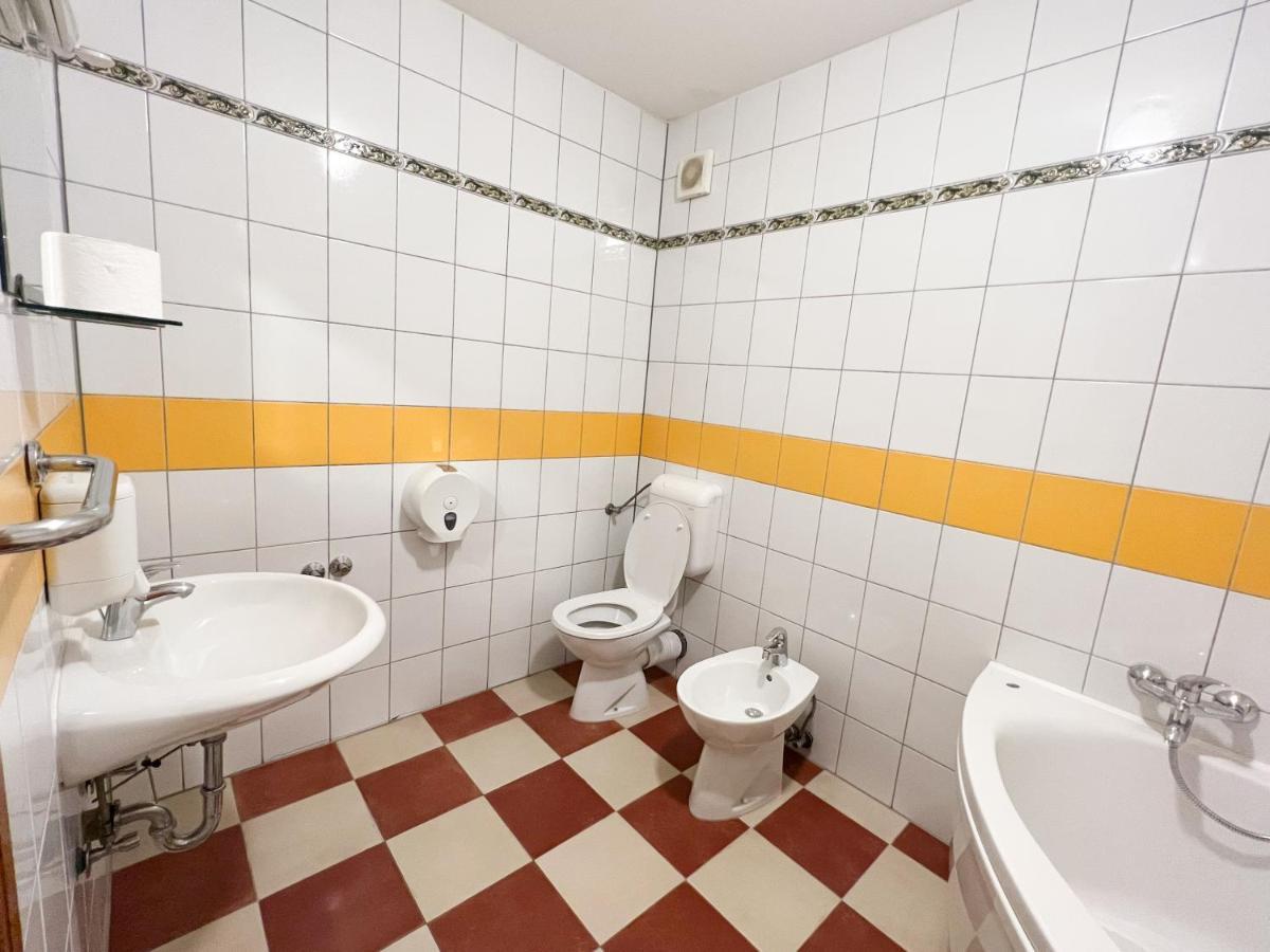 Hotel & Restaurant Babic Vranovaca エクステリア 写真