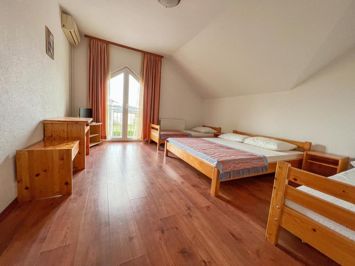 Hotel & Restaurant Babic Vranovaca エクステリア 写真