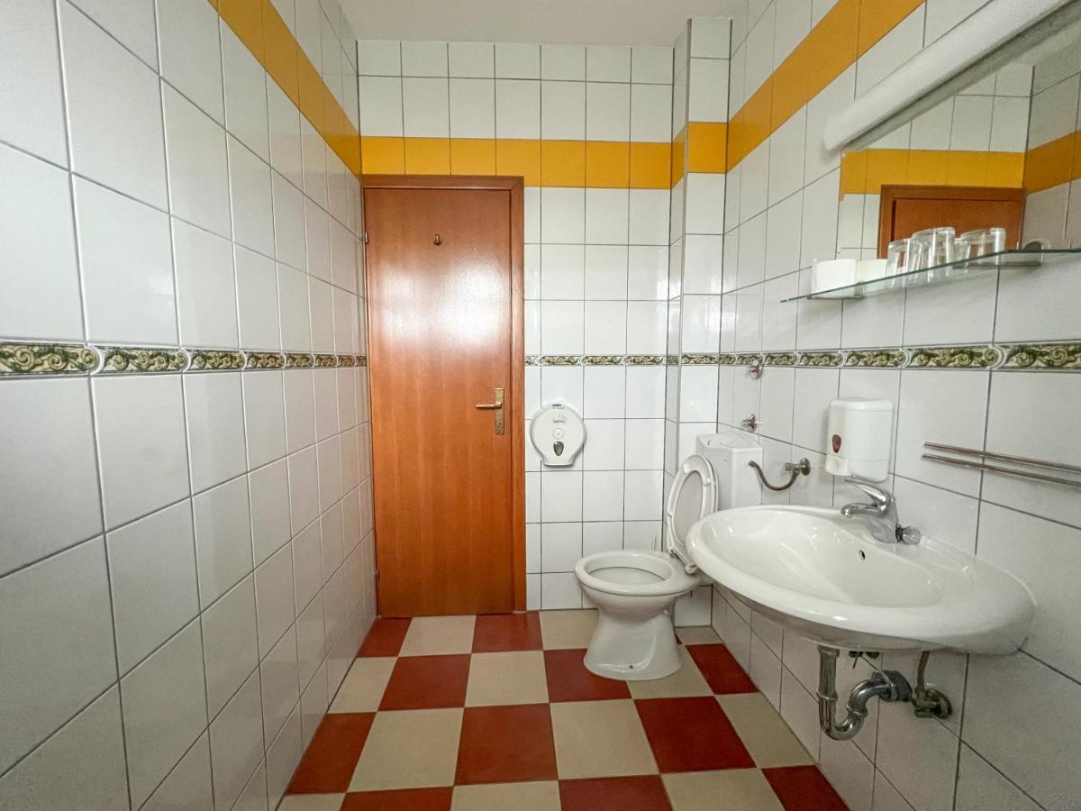 Hotel & Restaurant Babic Vranovaca エクステリア 写真
