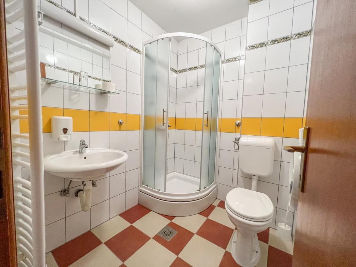 Hotel & Restaurant Babic Vranovaca エクステリア 写真